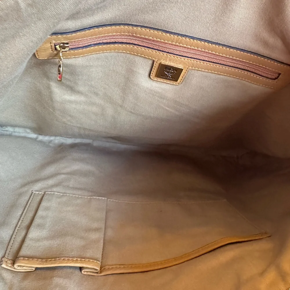 💯 Guaranteed Authentic MCM Cognac Visetos Laptop Bag with strap🥀🥀PRICE IS FIRM🥀🥀